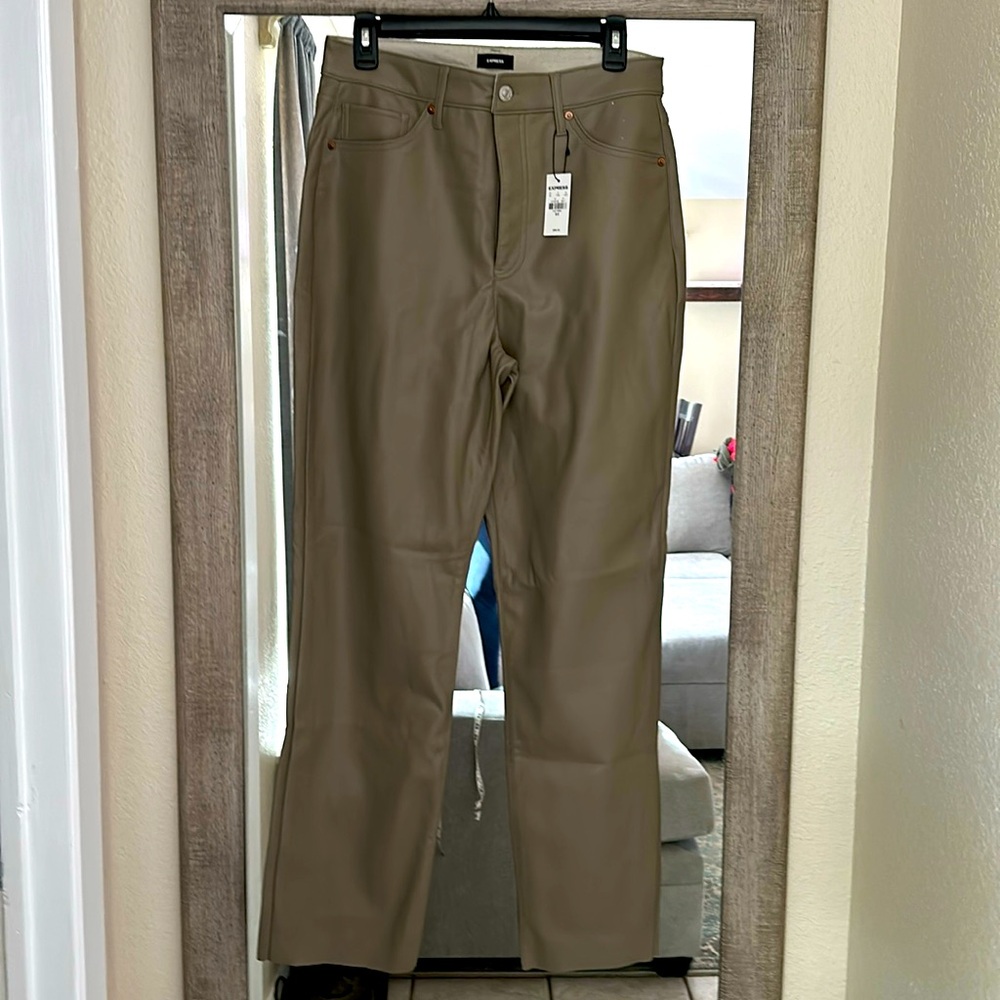 Express Faux Leather Pant Sz 10 Super High Rise Modern Straight Leg
